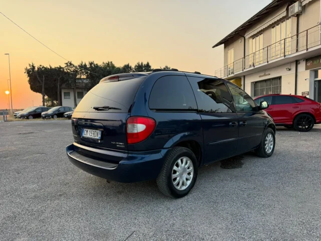 Auto - Chrysler voyager 2.5 crd cat lx leather