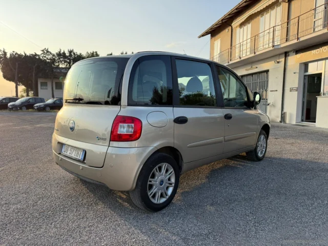 Auto - Fiat multipla 1.6 16v natural power emotion