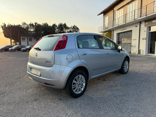 Auto - Fiat grande punto 1.4 3p. dynamic natural p.
