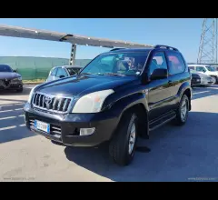 Auto - Toyota land cruiser 3.0 tdi d-4d 3p. 90 std