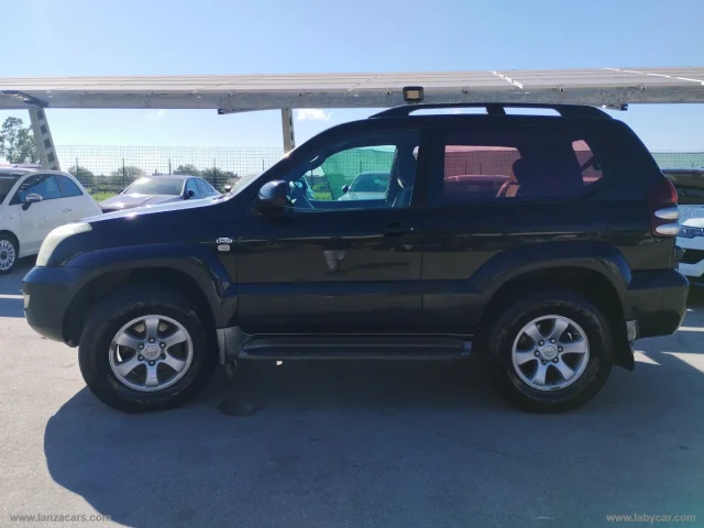 Auto - Toyota land cruiser 3.0 tdi d-4d 3p. 90 std