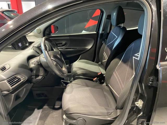 Auto - Lancia ypsilon 1.2 69 cv 5p. gpl ecochic gold
