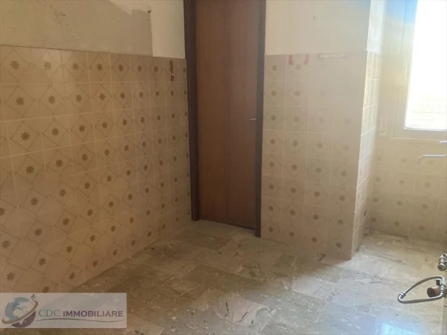 Appartamenti in Vendita - Appartamento in affitto a lercara friddi centro storico