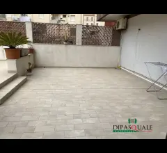 Appartamenti in Vendita - Primo piano con ampio terrazzo a livello. zona colajanni