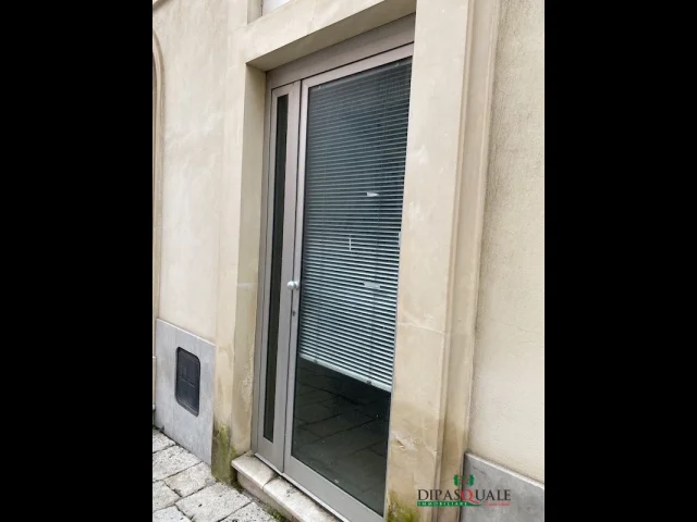 Appartamenti in Vendita - Zona movida. piccolo locale vicino piazza san giovanni