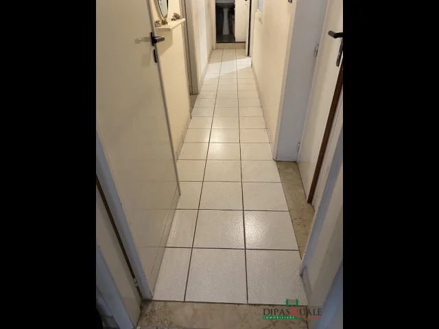 Appartamenti in Vendita - Appartamento primo  piano zona via carducci