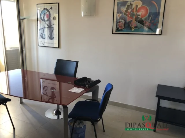 Elegante ufficio già arredato zona viale delle americhe
