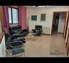 Ampio ed legante ufficio zona alta mongibello alta