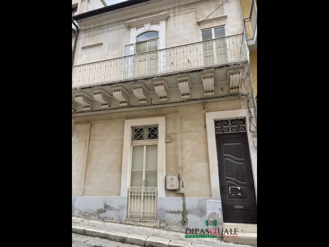 Appartamenti in Vendita - Ampia casa singola zona cappuccini