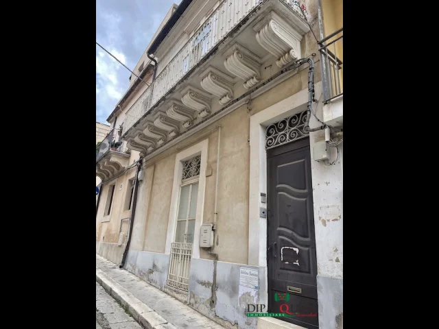Appartamenti in Vendita - Ampia casa singola zona cappuccini