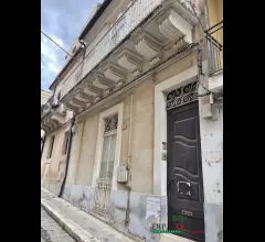 Appartamenti in Vendita - Ampia casa singola zona cappuccini