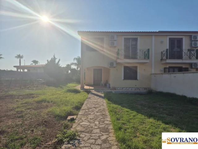 Appartamenti in Vendita - Carini / piraineto: villa con accesso privato al mare