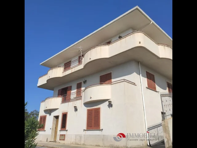 Appartamenti ad arcina per affitto estivo