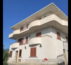 Appartamenti ad arcina per affitto estivo