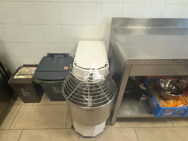 Tecnoazienda - pizzeria d'asporto forno legna gas rotante