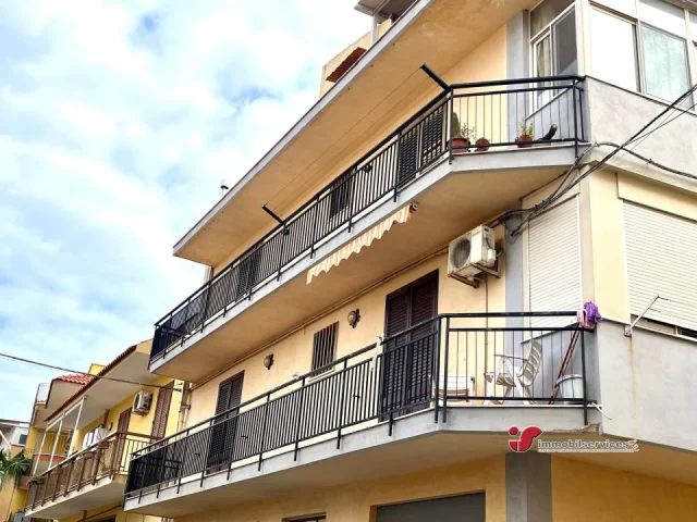 Appartamenti in Vendita - Appartamento in vendita in via carlo e nello rosselli