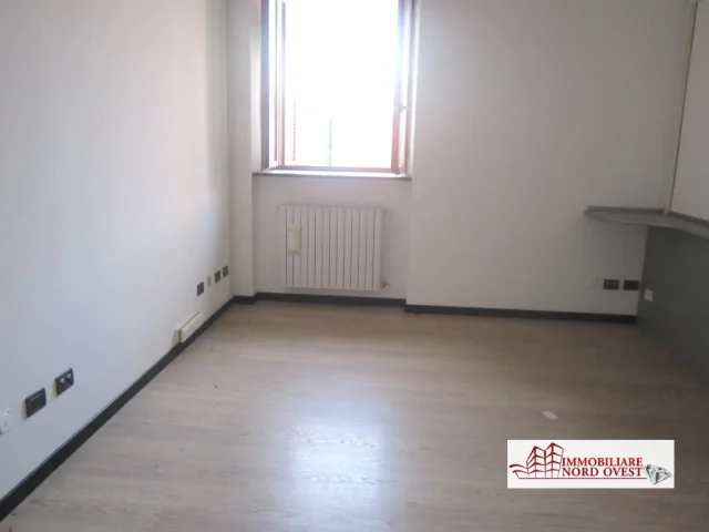 Appartamenti in Vendita - Ampio appartamento in corte