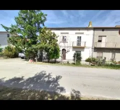 Appartamenti in Vendita - Appartamento con garages a rocca san giovanni