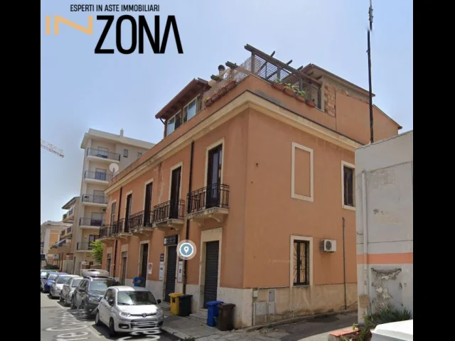 Appartamenti in Vendita - Abitazione di tipo economico - via sbarre centrali 388