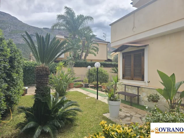 Appartamenti in Vendita - Isola delle femmine: villa vista mare