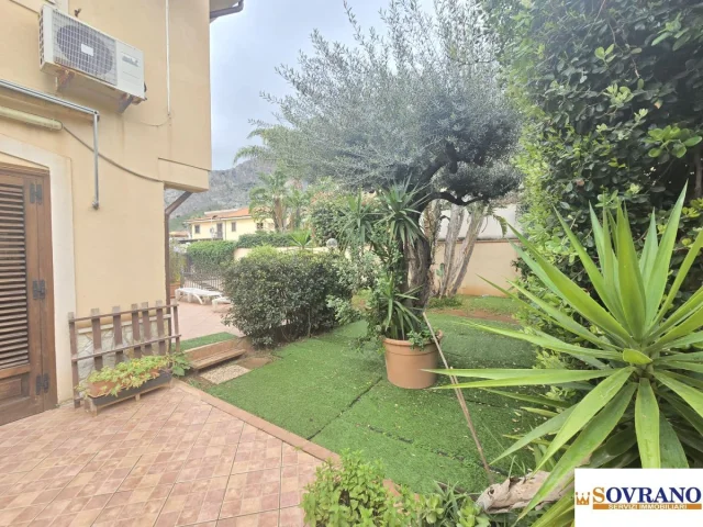 Appartamenti in Vendita - Isola delle femmine: villa vista mare