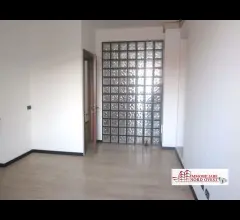 Appartamenti in Vendita - Ampio ufficio ad arluno centro