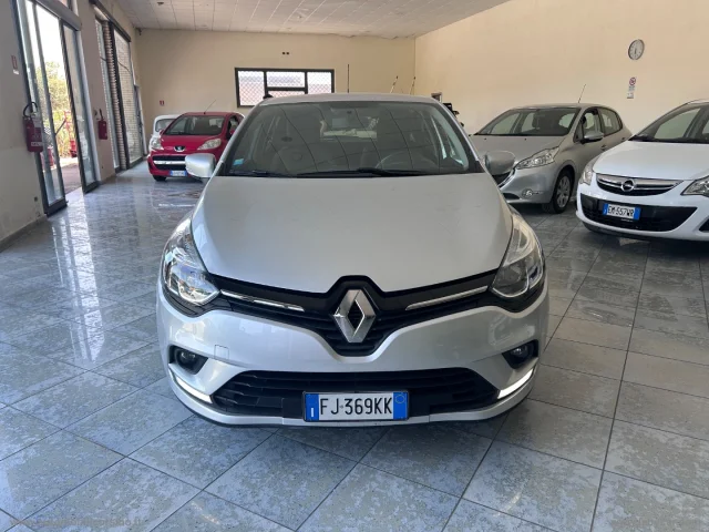 Auto - Renault clio dci 8v 75 cv s&s 5p. energy intens