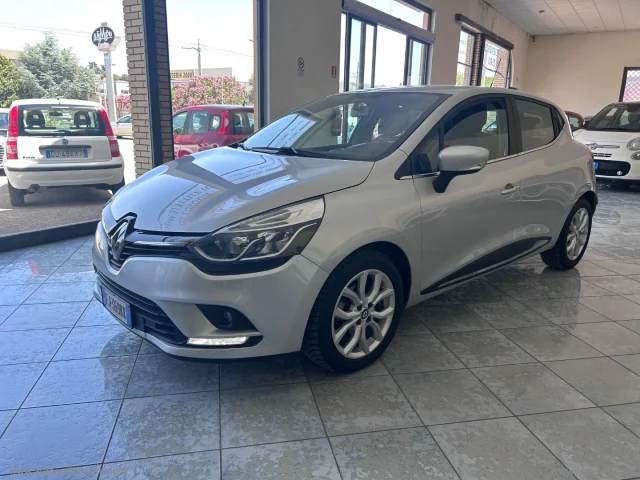 Auto - Renault clio dci 8v 75 cv s&s 5p. energy intens