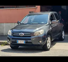 Auto - Toyota rav4 2.2 d-4d 177 cv