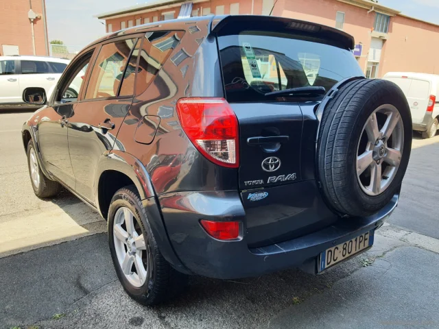 Auto - Toyota rav4 2.2 d-4d 177 cv
