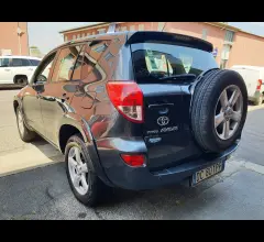 Auto - Toyota rav4 2.2 d-4d 177 cv