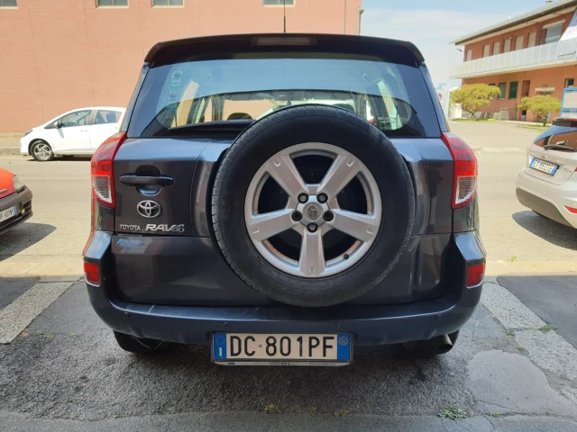 Auto - Toyota rav4 2.2 d-4d 177 cv
