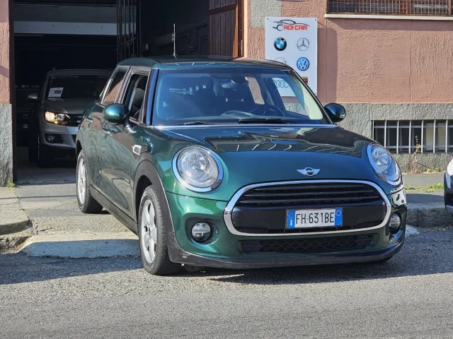 Mini mini cooper d 5 porte