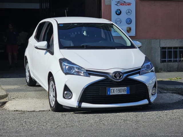 Toyota yaris 1.3 5p. lounge
