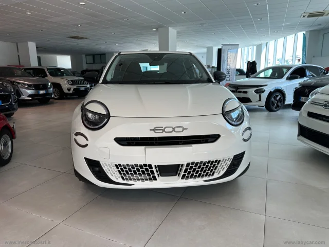 Fiat 600 hybrid 110 cv dct mhev