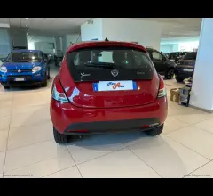 Auto - Lancia ypsilon 1.0 firefly 5p s&s hybrid silver