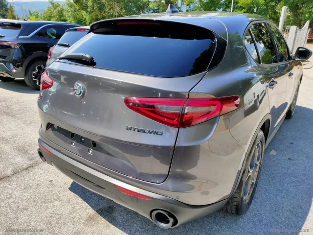Auto - Alfa romeo stelvio 2.2 t.diesel 190cv at8 q4 sprint