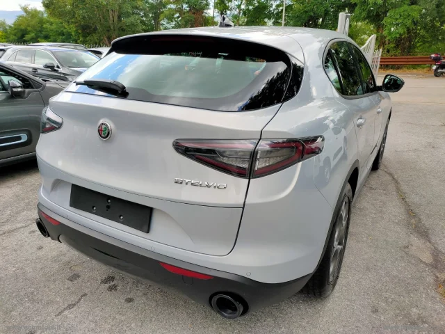 Auto - Alfa romeo stelvio 2.2 t.d. 160cv at8 rwd sprint