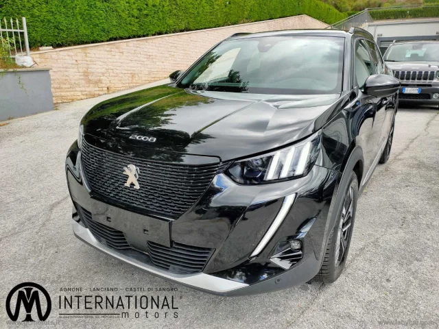 Peugeot e-2008 electric 136 cv gt