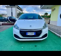 Auto - Peugeot 208 puretech 82 5p. active