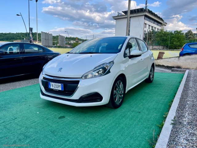 Auto - Peugeot 208 puretech 82 5p. active