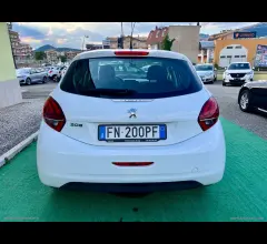 Auto - Peugeot 208 puretech 82 5p. active