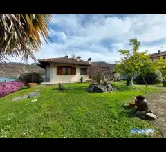 Villa unifamiliare con ampio giardino