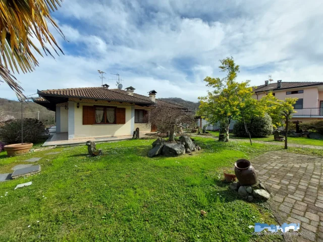 Appartamenti in Vendita - Villa unifamiliare con ampio giardino