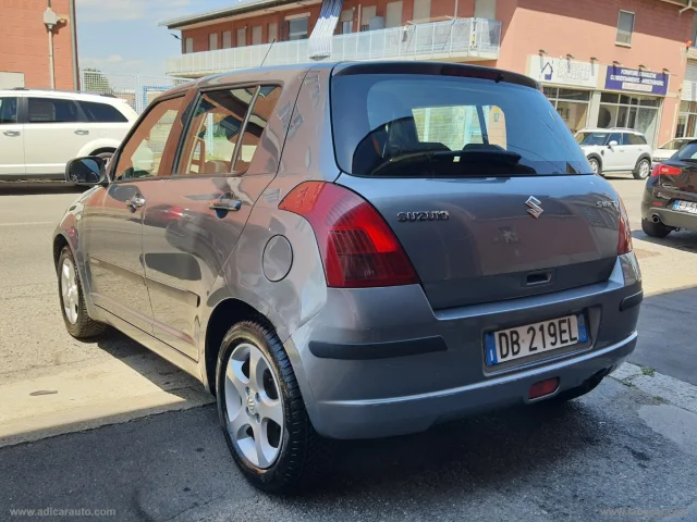 Auto - Suzuki swift 1.3 5p.