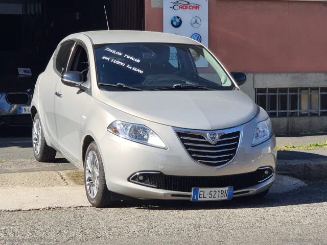 Lancia ypsilon 0.9 t.air 85 cv 5p. s&s