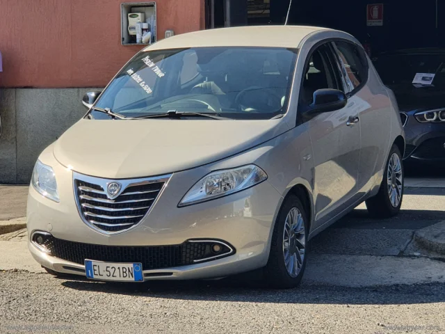 Auto - Lancia ypsilon 0.9 t.air 85 cv 5p. s&s