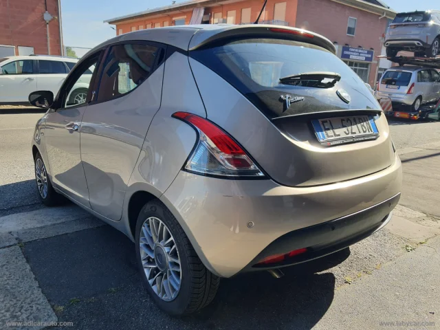 Auto - Lancia ypsilon 0.9 t.air 85 cv 5p. s&s