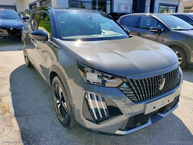 Auto - Peugeot 2008 hybrid 136 e-dcs6 gt
