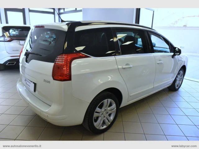 Auto - Peugeot 5008 bluehdi 120 s&s allure